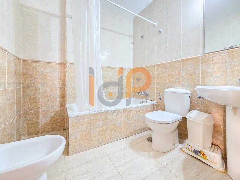 Foto 246ebc3c-b9b3-425c-9fc4-e82875a183e4. Duplex avec parking dans Vera ciudad Vera