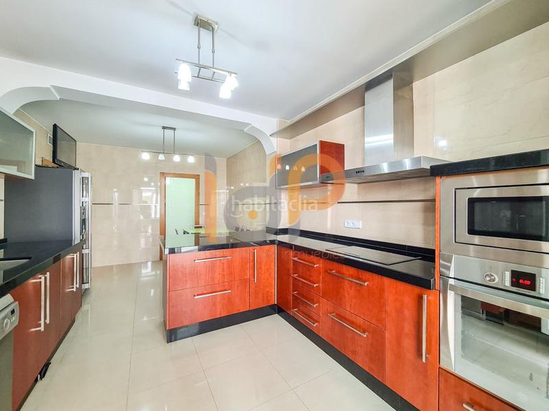 Foto 671e4608-3278-40f6-8eca-1bac3366a5ff. Duplex with heating parking in Huércal - Overa