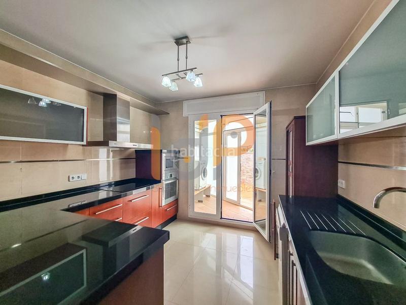 Foto e34ca035-3a50-4a76-b82e-431efaf5e2b8. Duplex with heating parking in Huércal - Overa