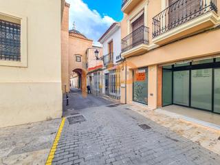 Affitto Locale commerciale  Constitucion de la. Local com. en alquiler en centro, 2 despachos.