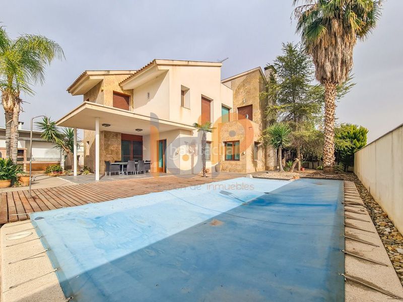 Foto 30a5fa0a-fd06-409f-90a2-2bc32dbe08f1. Casa amb calefacció aparcament piscina a Huércal - Overa