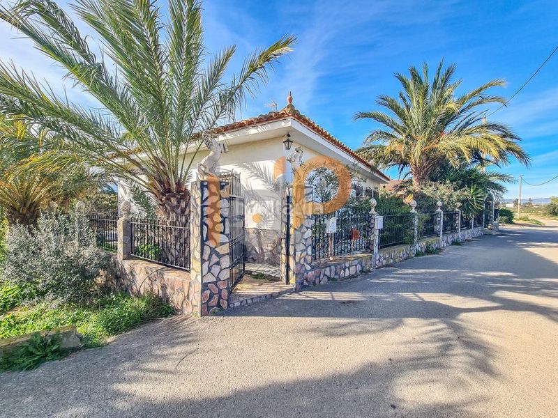 Foto b078110b-e4b3-4c0e-b19b-e0e7df4e4f15. Casa amb aparcament a Huércal - Overa