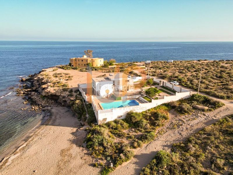 Foto f63feaff-eec0-4a61-9f1e-78b69cd1c5bf. Casa amb aparcament piscina a El Rubial Águilas
