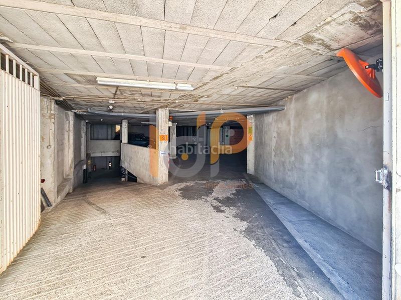 Foto cf13be57-e811-4c1a-ae12-b7cfb6672311. Aparcament cotxe a Huércal - Overa