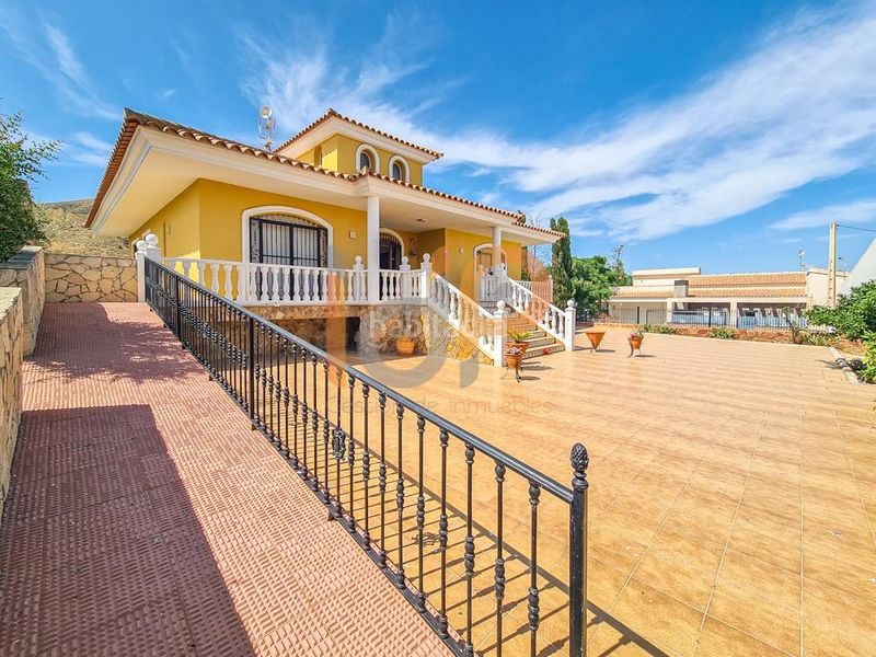 Foto a8b1a8d9-d3d6-4d44-97b1-aa94c177a49c. Casa amb calefacció aparcament a Huércal - Overa