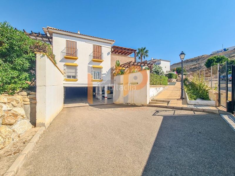 Foto 941c5426-65e0-4928-b101-bd53608abd30. Apartament amb aparcament piscina a Las Salinas Vera