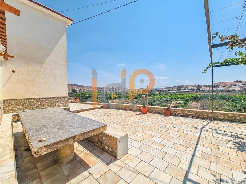 Foto a461ceba-e836-4452-b29a-94d4cef94829. Casa amb aparcament a Arboleas