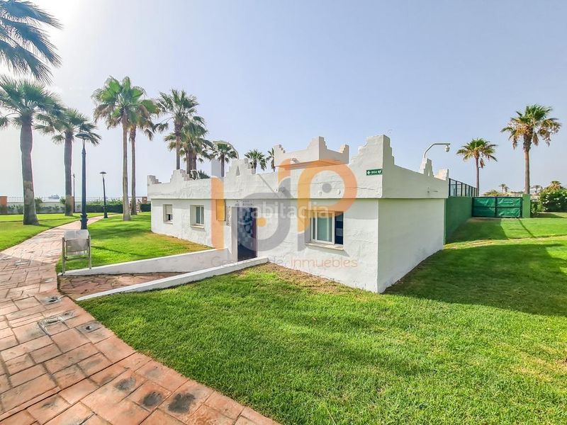 Foto 18d424cb-a552-42cb-991d-eea5e16e72b9. Apartament amb aparcament piscina a El Playazo Vera