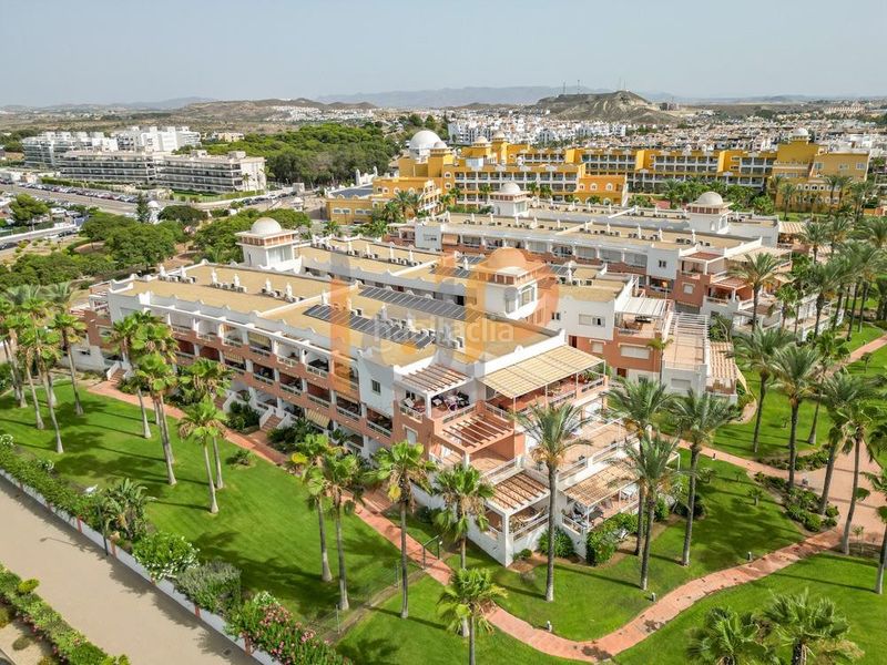 Foto 316d7b9b-0649-4e2e-a19e-ad703b851461. Apartament amb aparcament piscina a El Playazo Vera