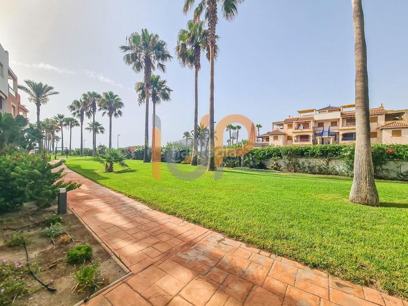 Foto b8b11026-7315-47c5-925a-3c5e3570ad9e. Apartament amb aparcament piscina a El Playazo Vera