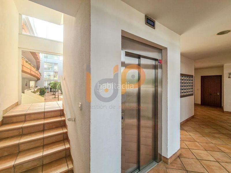Foto d01f533f-dadc-4444-9587-4d1271817038. Apartament amb aparcament piscina a El Playazo Vera