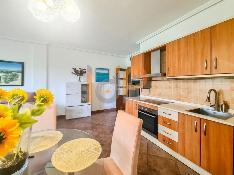 Foto f0a24a9a-0127-4ffd-98a8-180444b61469. Apartament amb aparcament piscina a El Playazo Vera