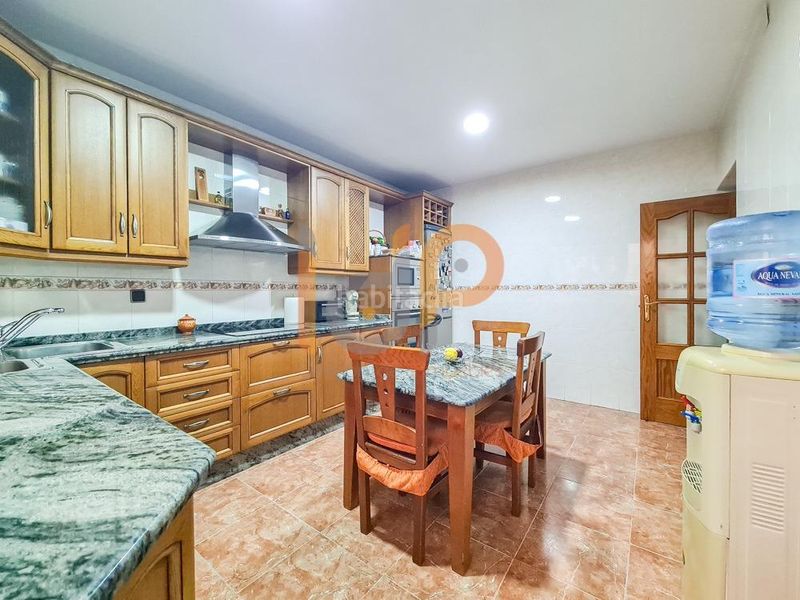 Foto 54e8292d-b712-4001-bb80-f06e58145af8. Duplex with heating parking in Huércal - Overa