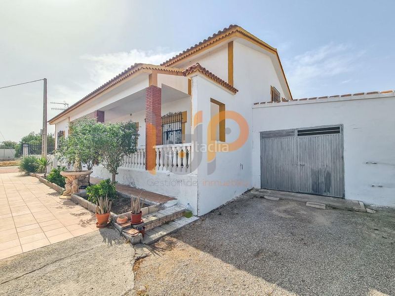 Foto 2ee39572-3505-4f26-94b1-75699535b450. Casa amb aparcament a Huércal - Overa