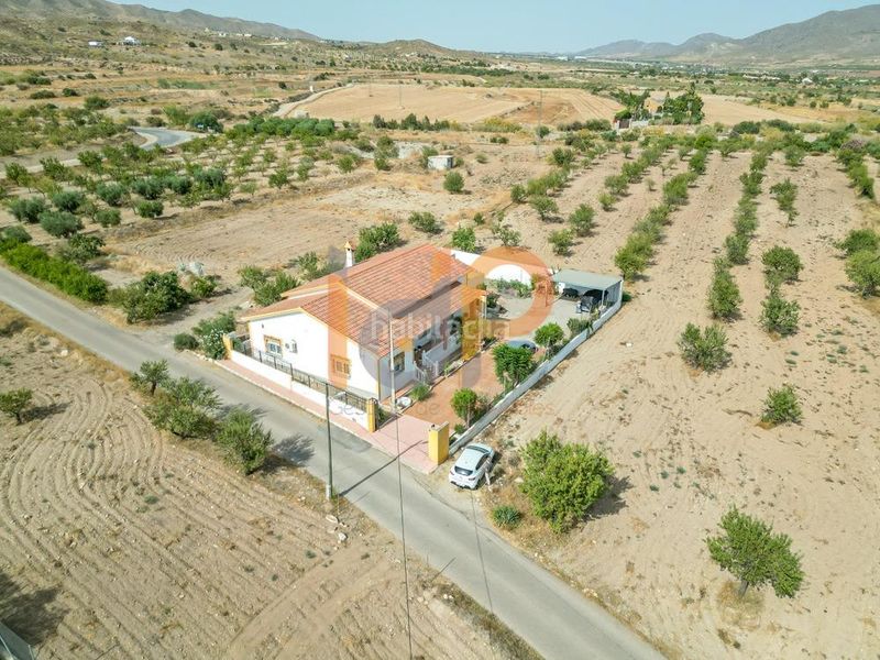 Foto 62bd4f5f-4b25-4c2f-bf76-2801248e5787. Casa amb aparcament a Huércal - Overa