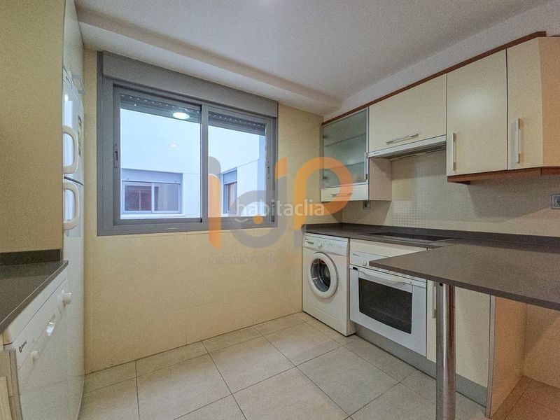 Foto 580e5175-adb3-40db-bd68-39f4aaeea144. Apartament amb aparcament piscina a Puerto Rey Vera