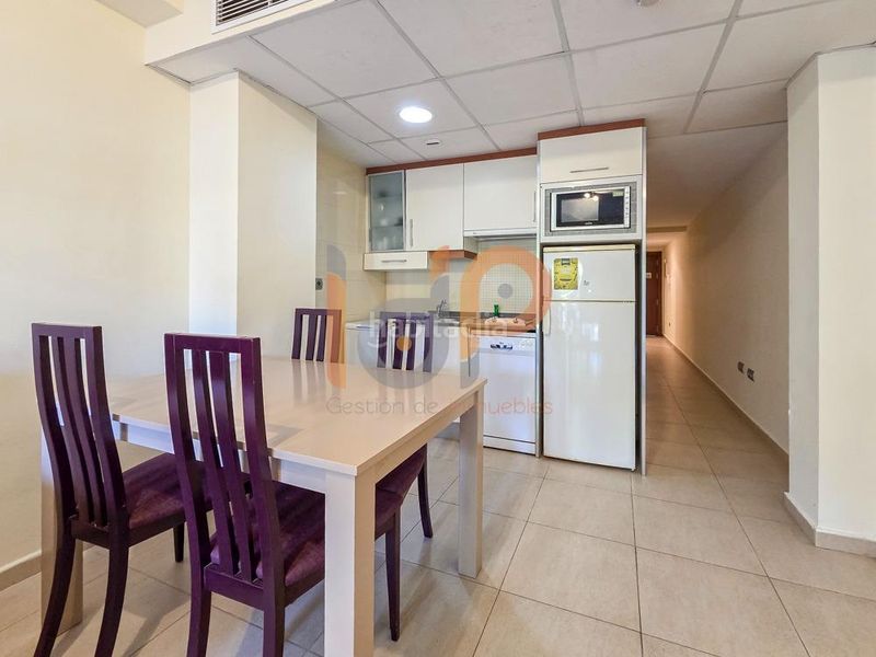 Foto a18aba9a-c433-43e5-a636-f332bbbcbe2f. Apartament amb aparcament piscina a Puerto Rey Vera