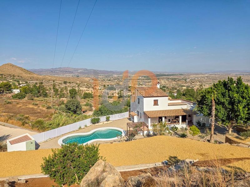 Foto b541653a-a155-493b-ab6d-12aa9cfbc1c6. Chalet en Mojácar pueblo Mojácar