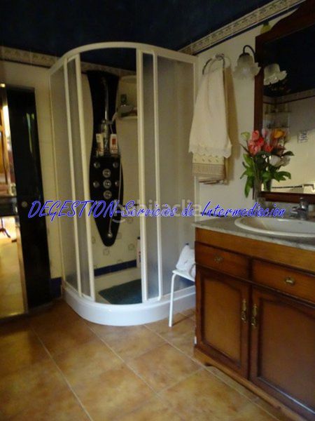 Foto af647cba-7958-4302-84fa-9158365a9b3e. Chalet con riscaldamento parcheggio piscina in Guarromán