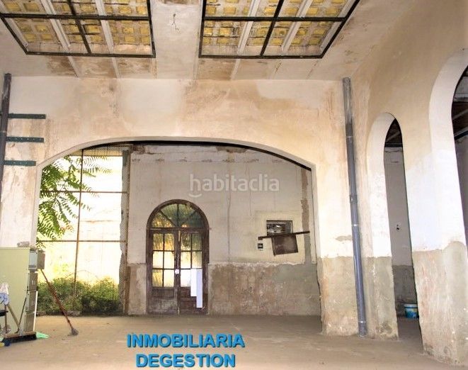 Foto 9fa42f9c-a7b6-4360-8492-d286b0143502. Miete gebäude in Centro ciudad Linares