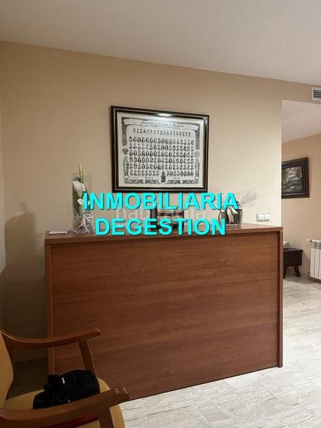 Foto b7f10146-3625-4f9a-8d36-f0f0ba9145de. Piso  centrico ideal negocio-varios despachos-climatizado-preparadado para funcionar en Linares