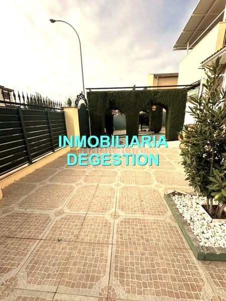 Foto 1b5b0caf-3e24-4d14-92b3-d8790c4c35a3. Chalet  urb pablo iglesias,5dor-2baños-garaje en Linares