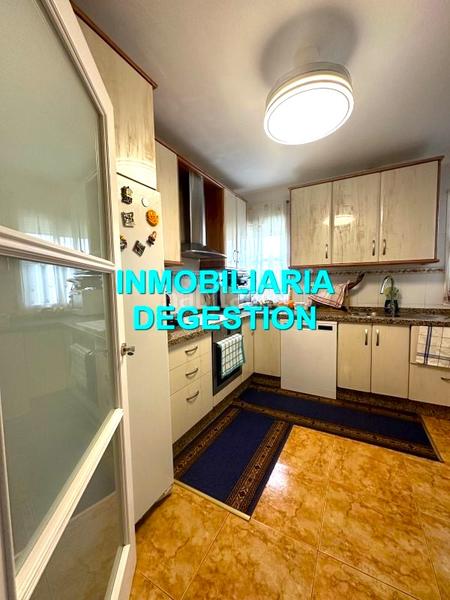 Foto 3cdfbf73-824c-4ebf-b4b4-36848c7160d0. Chalet  urb pablo iglesias,5dor-2baños-garaje en Linares