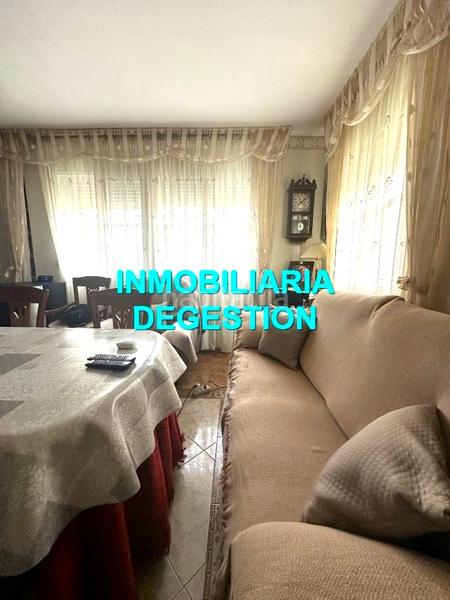 Foto 4429b87d-eb77-4bd0-8197-c09e45111d6d. Chalet  urb pablo iglesias,5dor-2baños-garaje en Linares