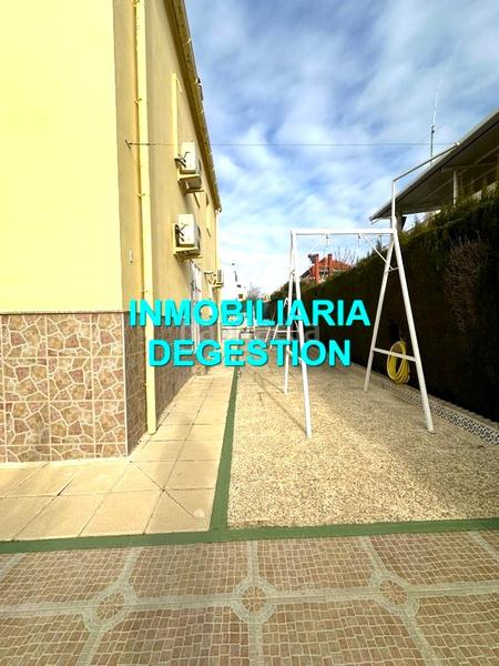 Foto 5c5cf24e-7525-4261-bf20-189a10a8bc79. Chalet  urb pablo iglesias,5dor-2baños-garaje en Linares