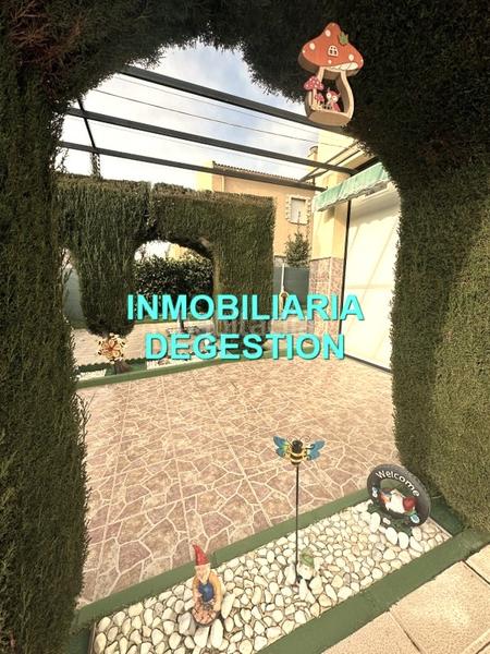 Foto 91c6c74e-6325-4a07-aaca-01a1e7a203ed. Chalet  urb pablo iglesias,5dor-2baños-garaje en Linares