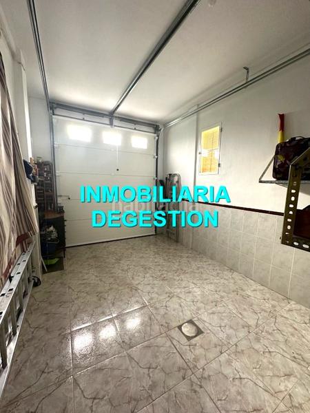 Foto f4c04f68-869b-40aa-b38e-f8f95980d6eb. Chalet  urb pablo iglesias,5dor-2baños-garaje en Linares