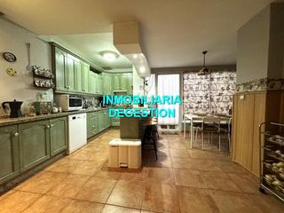 Casa adossada  Calle cánovas del castillo ponton. Amplia casa centrica-2 salones-buhardilla y bodega