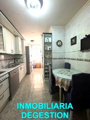 Pis  Calle hernn corts. Amplio piso en zona centro-4dor-2baos-3balcones-ascensor
