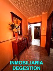 Maison jumelée à La Zarzuela - San José - Belén. Amplia casa con gran garaje y 200m2 de vivienda