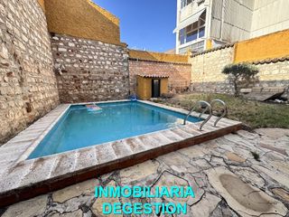 Casa adossada  Calle doctor. Impresionante casa rustica con piscina-sotano-garaje-centrica