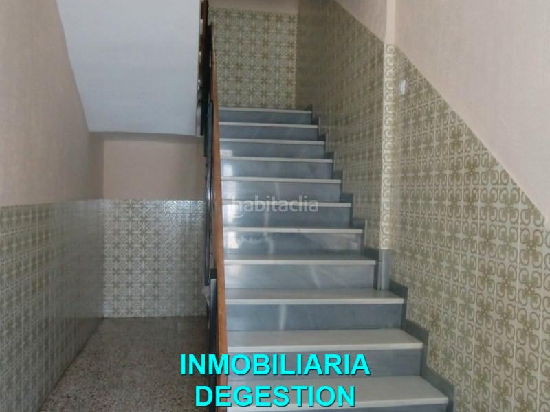 Foto 0f6ea841-59b2-4dd0-a139-ae2694316996. Reihenhaus mit kamin parking in Zona Hospital Linares