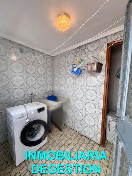 Foto 48902846-3e47-4356-b244-33a4c01ab19a. Reihenhaus mit kamin parking in Zona Hospital Linares