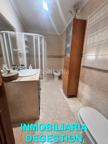 Foto f739db1a-7e57-4276-ab1e-502827cabdb8. Reihenhaus mit kamin parking in Zona Hospital Linares