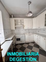 Maison jumelée  Calle antonio rafael abellán. Casa en pleno centro con negocio y vivienda