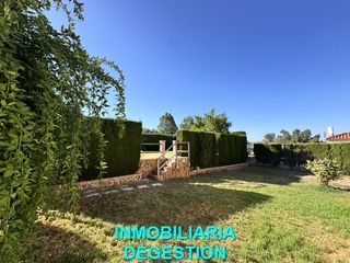 Xalet a San Roque - La Cruz - La Rozuela. Parcela en zona urbana cerca de linares