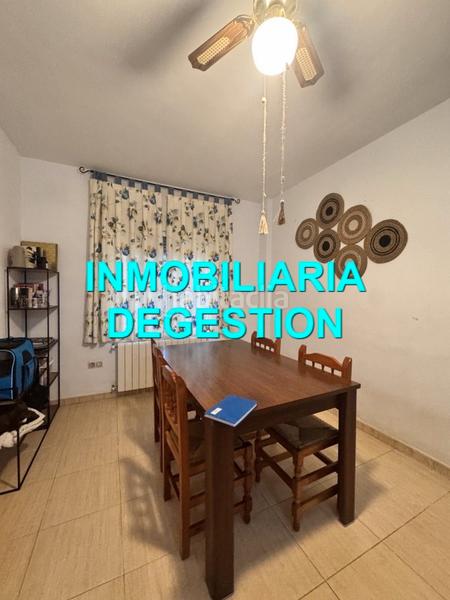 Foto 29c9f2bc-a9b4-4b08-b212-6c9eb9abc61e. Casa adossada amb xemeneia aparcament a San Gonzalo Linares