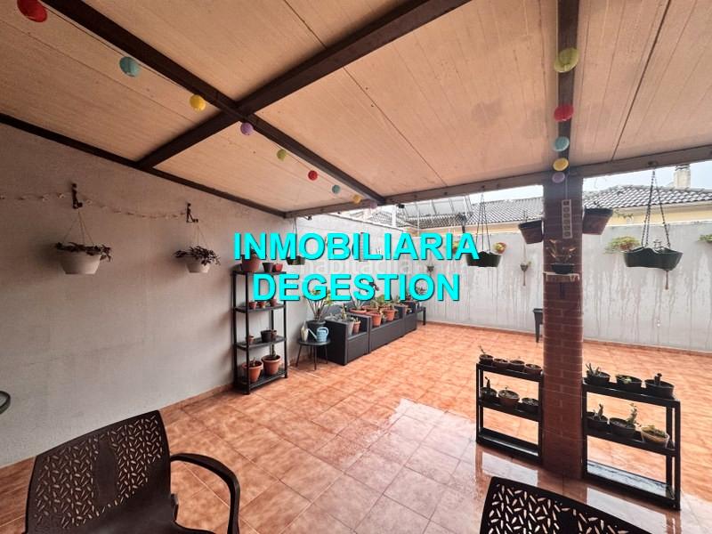 Foto e8ea32ce-1a04-4c68-8c4f-839c0e7768f5. Casa adossada amb xemeneia aparcament a San Gonzalo Linares