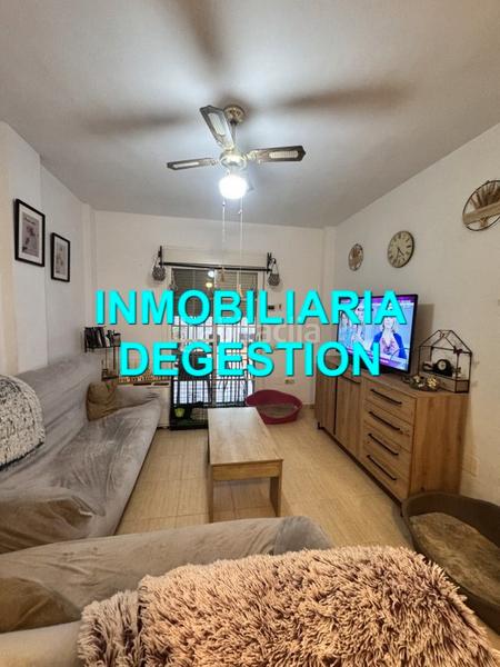 Foto eb8de037-4b92-40f1-882b-d4c3fffaf812. Casa adossada amb xemeneia aparcament a San Gonzalo Linares