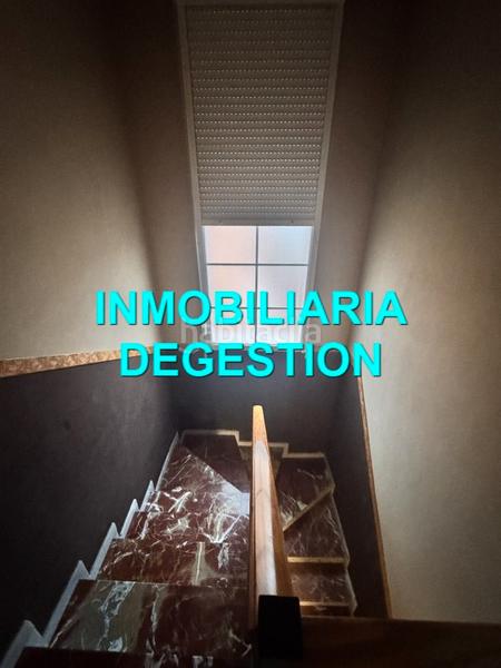 Foto f15e7ff5-7e87-4ad4-b944-fbe86d6bd623. Casa adossada amb xemeneia aparcament a San Gonzalo Linares