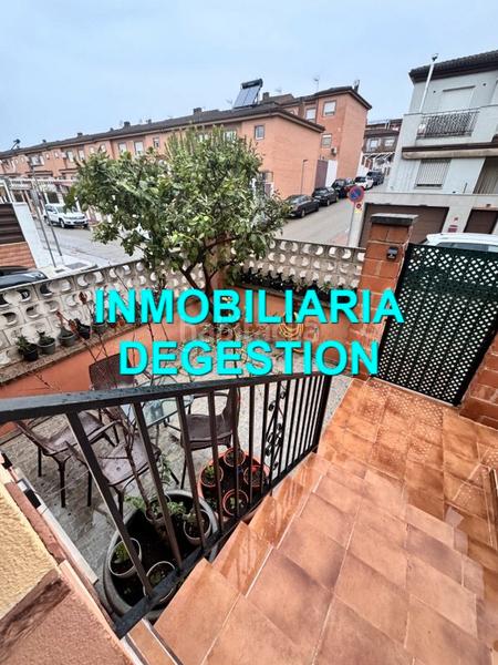 Foto fd48a47f-a083-4ad7-b134-78a4556faa98. Casa adossada amb xemeneia aparcament a San Gonzalo Linares