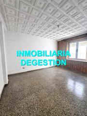 Piso  Calle doctor fleming. Piso centrico para reformar