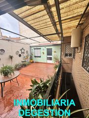 Reihenhaus  Calle áurea galindo. Casa zona centro con gran patio