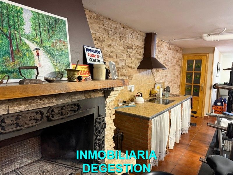 Foto 60493639-ca44-4855-bd73-a13112364d8a. Casa adossada amb xemeneia calefacció aparcament piscina a Linares