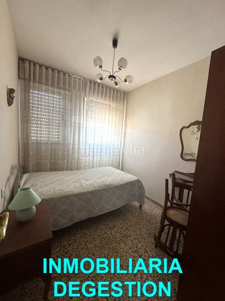 Foto 84db3dd2-b714-4836-80cd-2db36ce8f085. Pis a Linarejos Linares