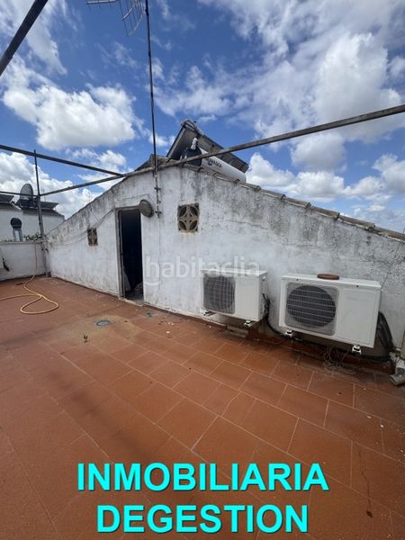 Foto c400a190-352a-4fc1-8305-1ec574f29132. Casa adossada amb calefacció piscina a Zona Hospital Linares